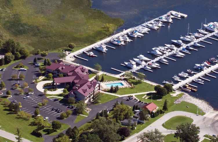 Wave Pointe Marina & Resort