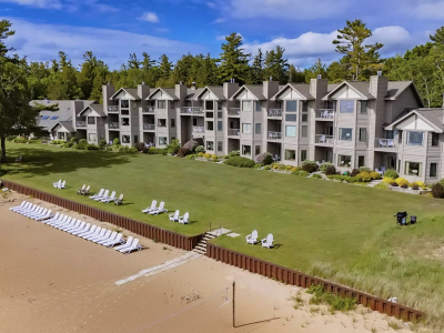 Glidden Lodge Beach Resort